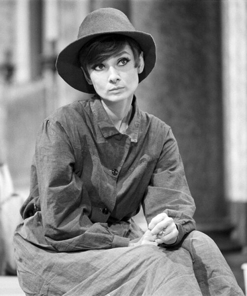AH122: Audrey Hepburn