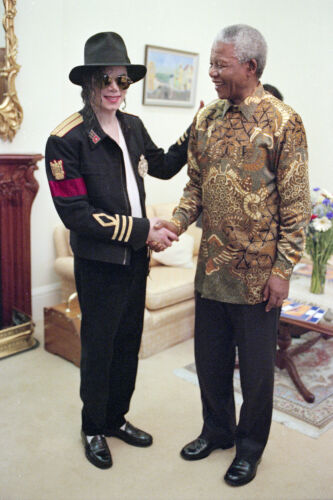 BG_BGC009: Nelson Mandela with Michael Jackson