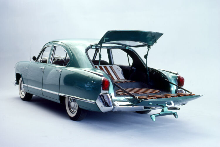 BW_AMC049: 1953 Kaiser Hatchback