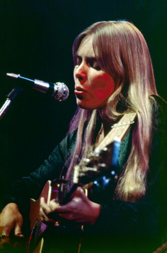 BW_JOM007: Joni Mitchell