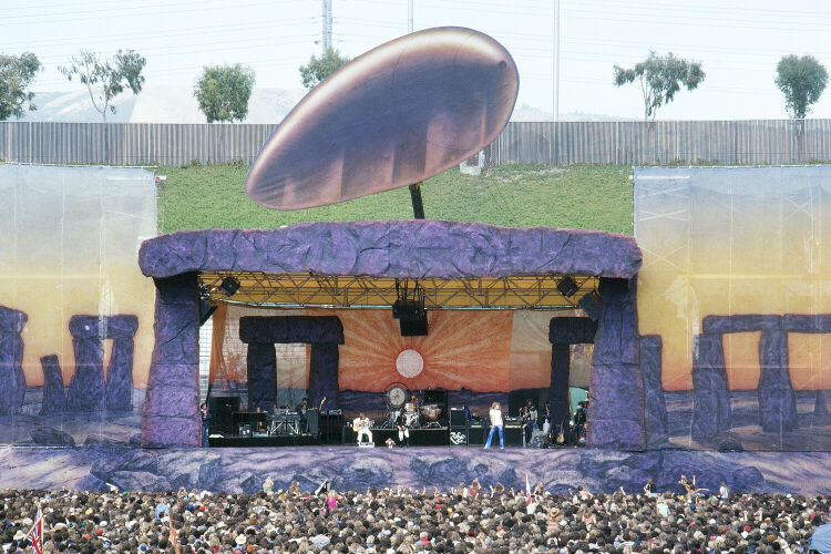 BW_LZ035: Led Zeppelin on stage