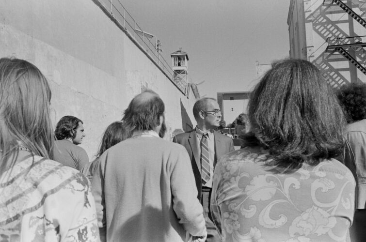 BW_SQ014: San Quentin concert for Bread & Roses