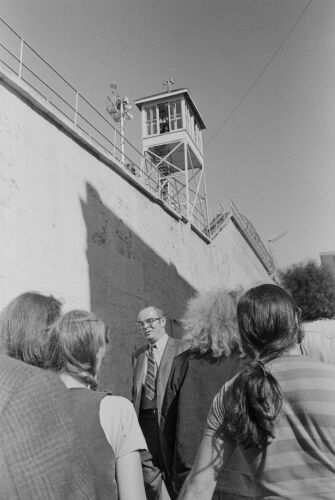 BW_SQ015: San Quentin concert for Bread & Roses