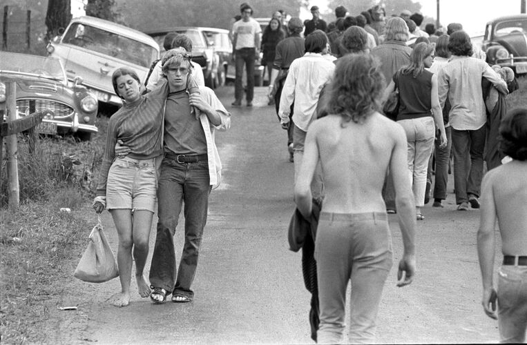 BW_WS143: Walking to Woodstock