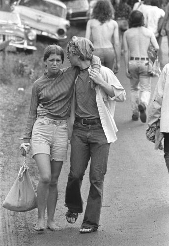 BW_WS144: Walking to Woodstock