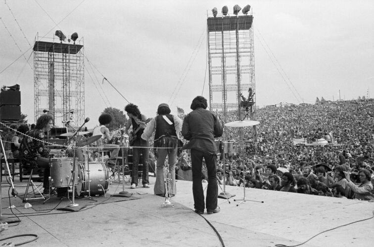 BW_WS271: Carlos Santana and band on Stage