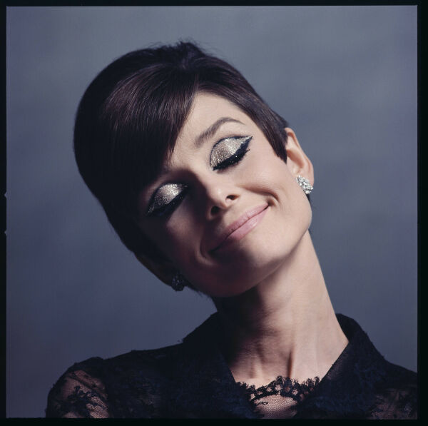 Audrey Hepburn Photograph DK AH004 Iconic Licensing
