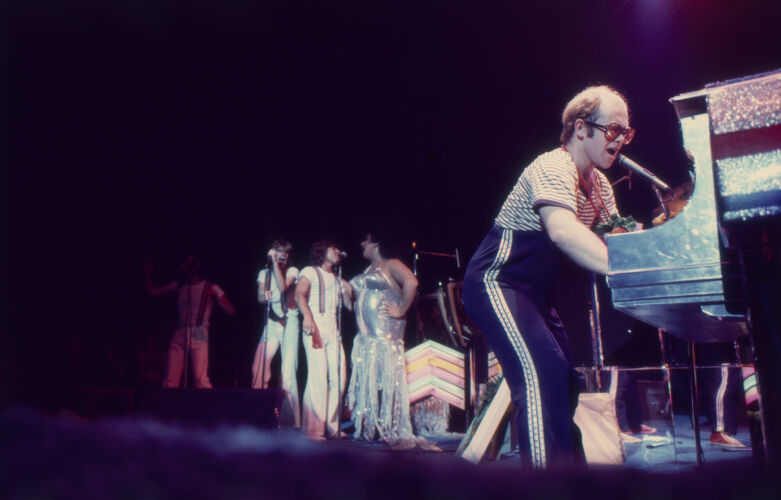 DN_EJ044: Elton John