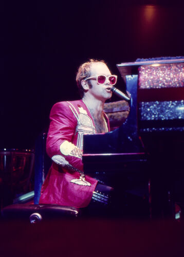 DN_EJ046: Elton John