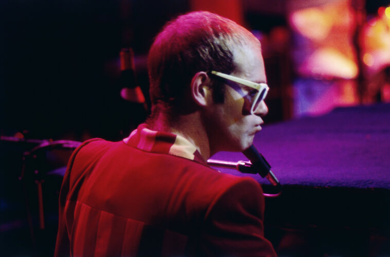 DN_EJ050: Elton John