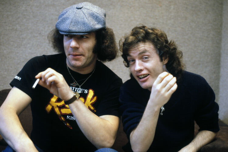 DOR_AC003: AC/DC