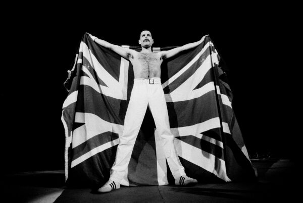 Queen : Photograph: DOR_QU031 | Iconic Licensing