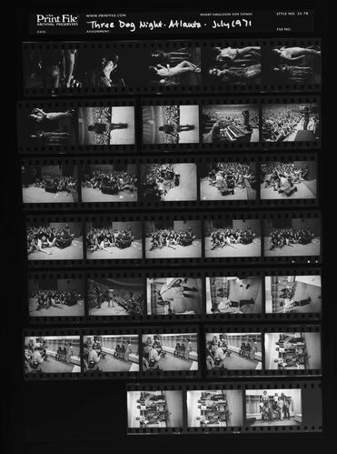 EC_3DogNight_1100: Three Dog Night