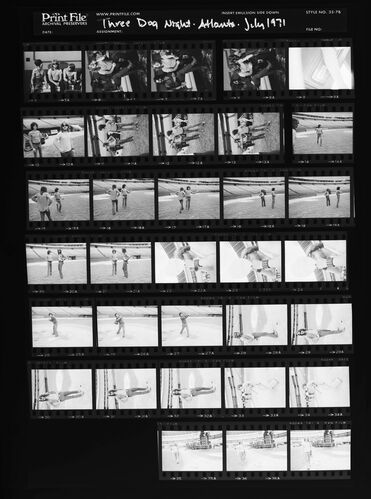 EC_3DogNight_1102: Three Dog Night