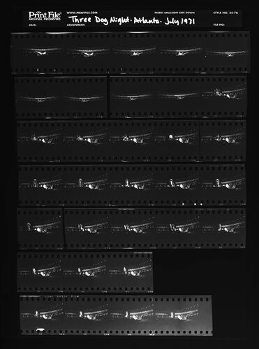 EC_3DogNight_1104: Three Dog Night