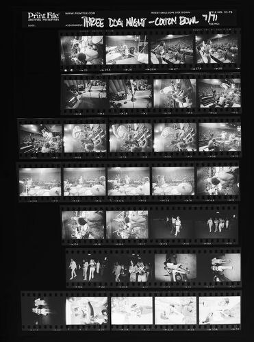 EC_3DogNight_1128: Three Dog Night