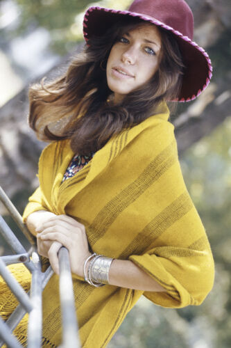 EC_CS001: Carly Simon