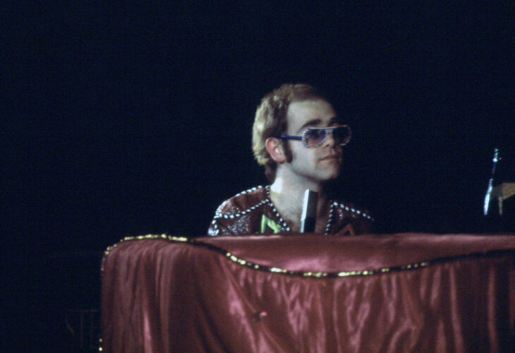 EC_EJ098: Elton John