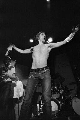 Iggy Pop & The Stooges : Photograph: EC_IPS160 | Iconic Licensing