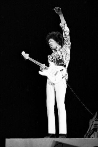 EC_JH057: Hendrix at Hollywood Bowl1967