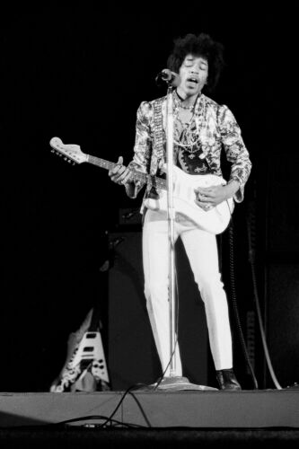 EC_JH058: Hendrix at Hollywood Bowl1967