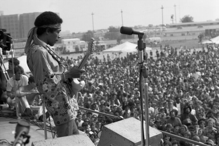 EC_JH159: Jimi Hendrix at Newport Pop Festival