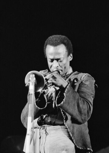 EC_MD012: Miles Davis