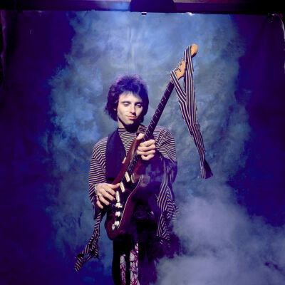 Nils Lofgren : Photograph: EC_NL003 | Iconic Licensing