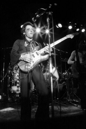 EC_NL017: Nils Lofgren