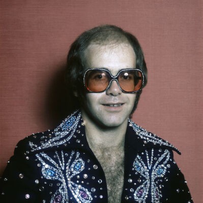 EJ049 : Elton John - Iconic Images