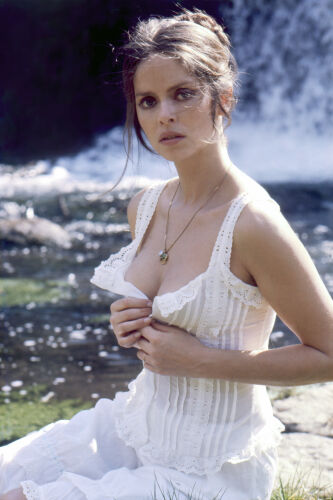 ES_BAB003: Barbara Bach