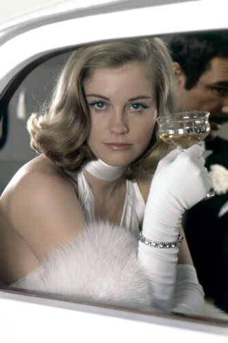 ES_CYS001: Cybill Shepherd