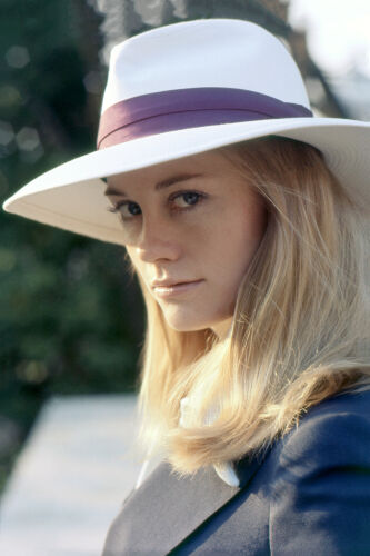 ES_CYS002: Cybill Shepherd