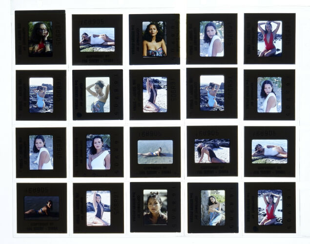 ES_F10_Contact_035: Barbara Carrera