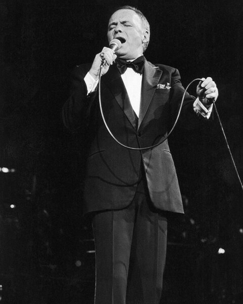 FS142: Sinatra On Stage