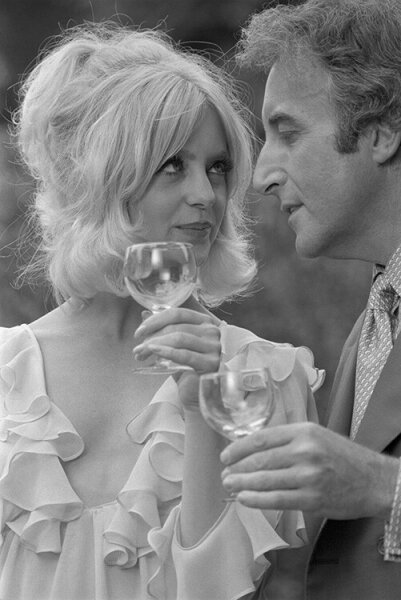 GH040: Goldie Hawn and Peter Sellers