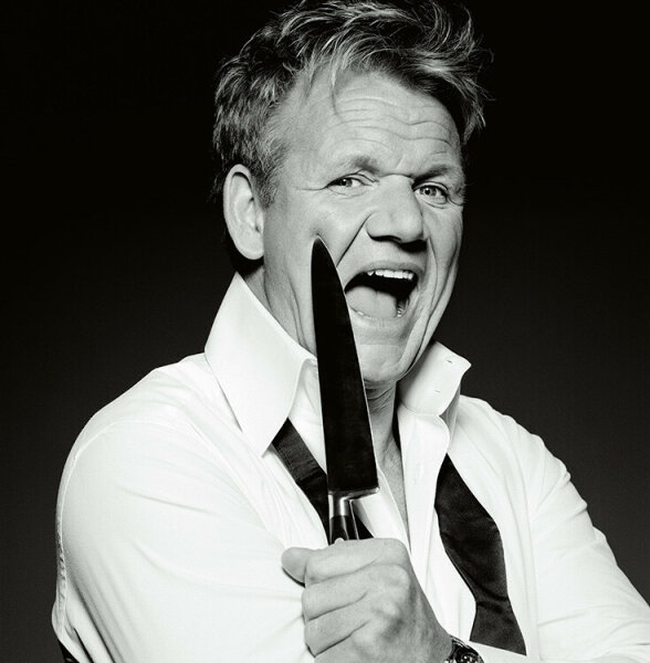 GOR001: Gordon Ramsay with knife
