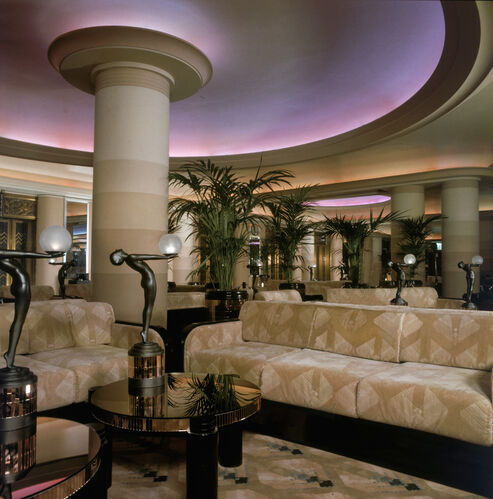 JDV_TW045_no Twiggy: Twiggy In Pink Tights