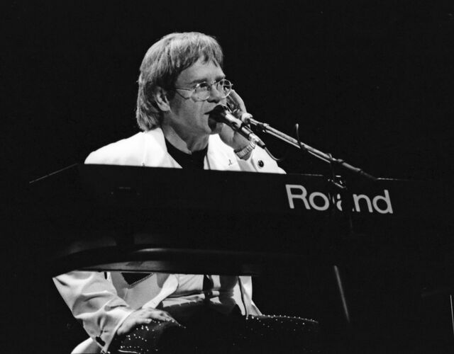 JM_EJ019: Elton John