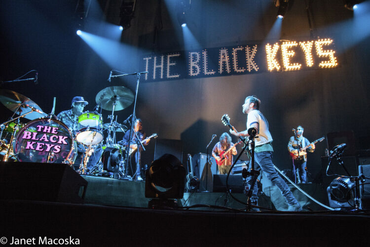 JM_TBK007: The Black Keys