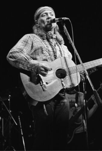 JM_WIN009: Willie Nelson