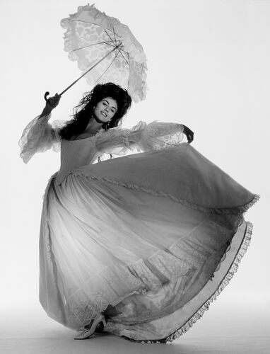 JS_PE138: Elizabeth Hurley