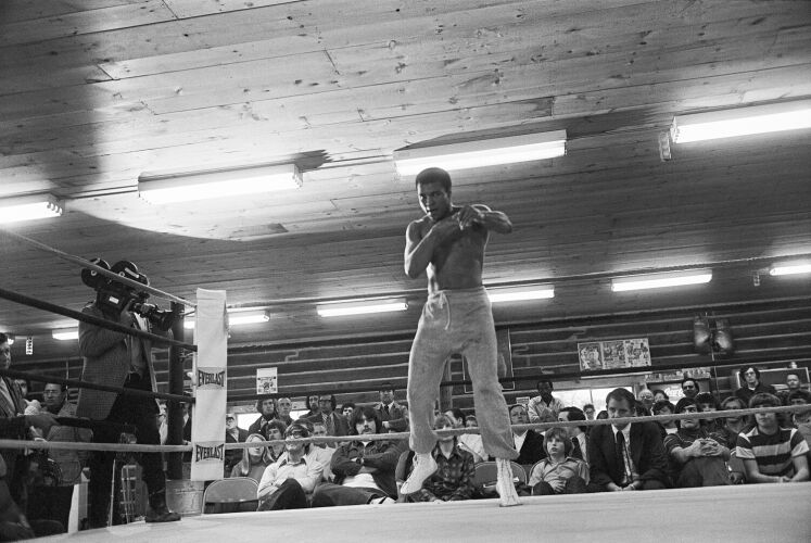 MB_SP_MA016: Muhammad Ali at the training camp