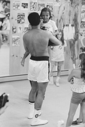 MB_SP_MA134: Muhammad Ali and his daughter Maryum