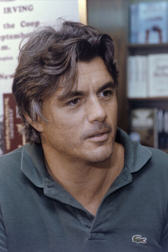 MIG_ART001: John Irving