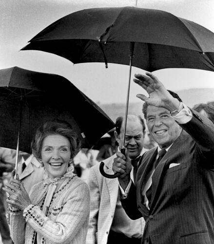 MIG_POL004: Ronald & Nancy Reagan