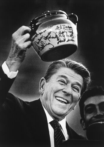 MIG_POL005: President Ronald Reagan