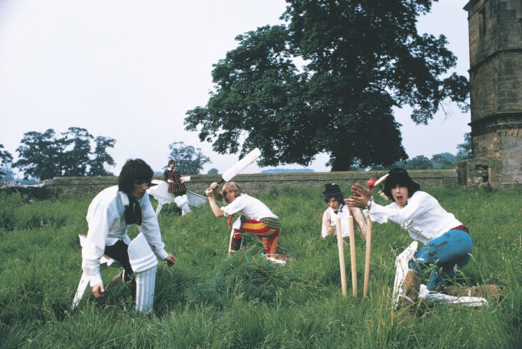 MJ_RS003: Stones Playing Cricket