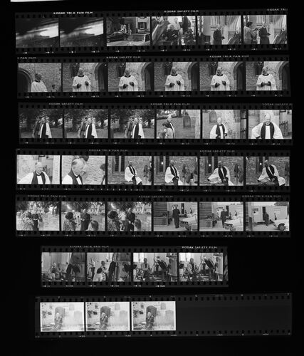 MW_A0016_B: John Gielgud