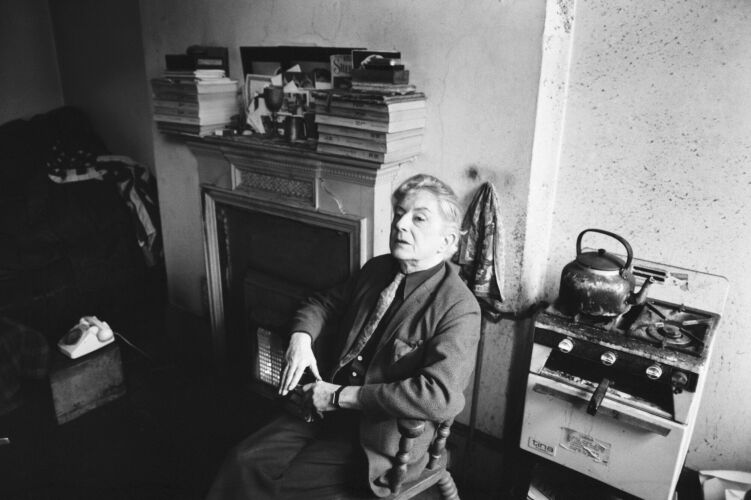 MW_AU004: Quentin Crisp in his room